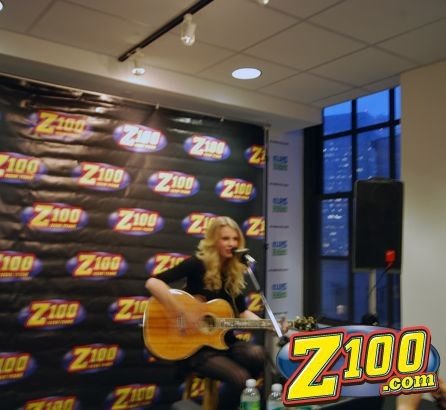 Taylor Swift — Z100 studio: Live Chat — photo 209