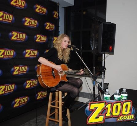 Taylor Swift — Z100 studio: Live Chat — photo 211