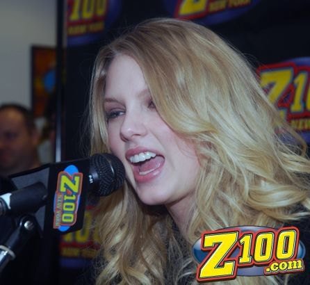 Taylor Swift — Z100 studio: Live Chat — photo 212