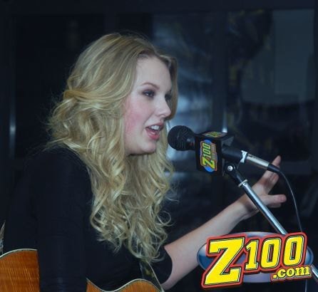 Taylor Swift — Z100 studio: Live Chat — photo 221