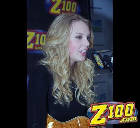 Taylor Swift — Z100 studio: Live Chat — photo 228