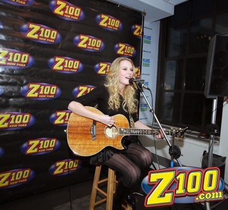 Taylor Swift — Z100 studio: Live Chat — photo 231