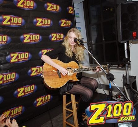 Taylor Swift — Z100 studio: Live Chat — photo 233
