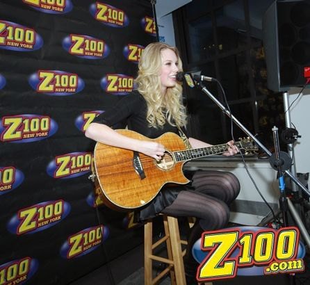 Taylor Swift — Z100 studio: Live Chat — photo 235