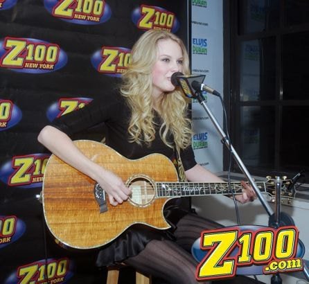 Taylor Swift — Z100 studio: Live Chat — photo 241