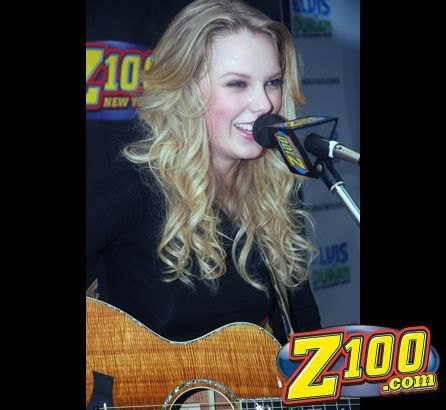 Taylor Swift — Z100 studio: Live Chat — photo 244
