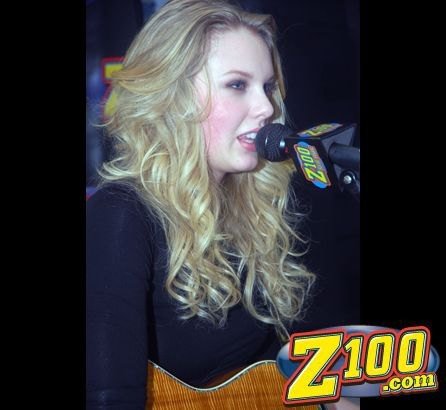 Taylor Swift — Z100 studio: Live Chat — photo 247