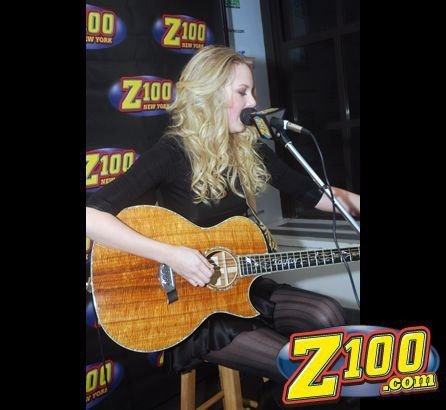 Taylor Swift — Z100 studio: Live Chat — photo 248