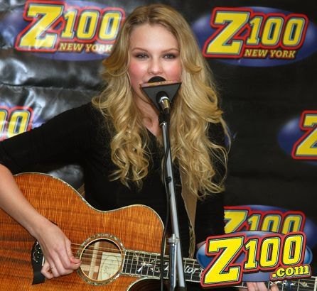 Taylor Swift — Z100 studio: Live Chat — photo 251