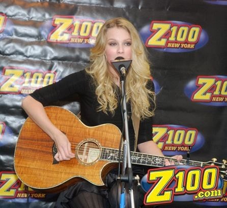 Taylor Swift — Z100 studio: Live Chat — photo 253