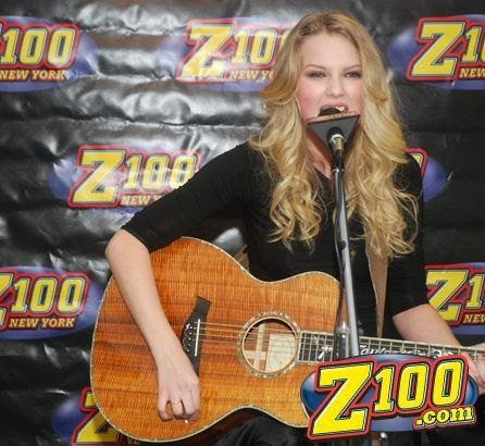 Taylor Swift — Z100 studio: Live Chat — photo 258