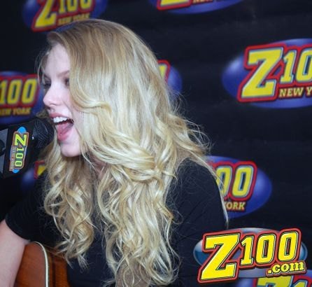 Taylor Swift — Z100 studio: Live Chat — photo 260