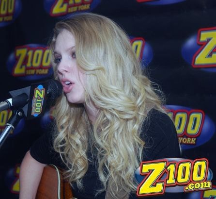 Taylor Swift — Z100 studio: Live Chat — photo 261