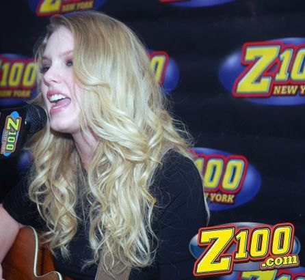 Taylor Swift — Z100 studio: Live Chat — photo 262