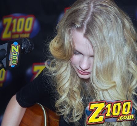 Taylor Swift — Z100 studio: Live Chat — photo 266