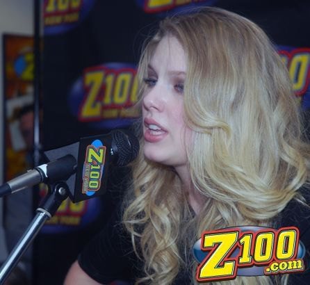 Taylor Swift — Z100 studio: Live Chat — photo 268