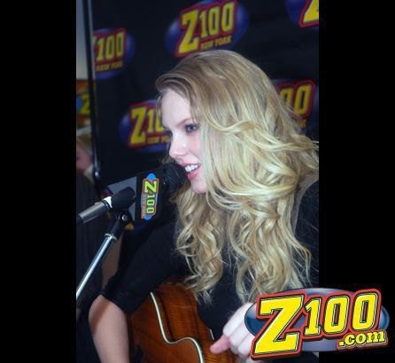 Taylor Swift — Z100 studio: Live Chat — photo 272