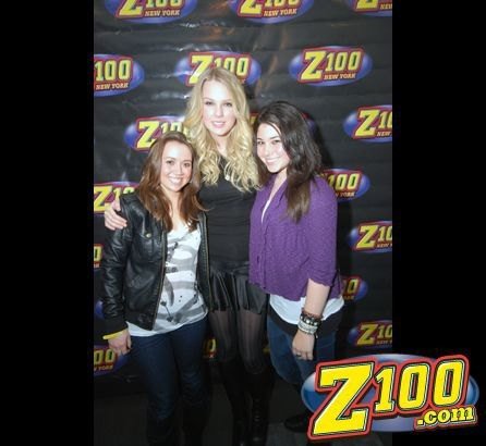 Taylor Swift — Z100 studio: Live Chat — photo 281