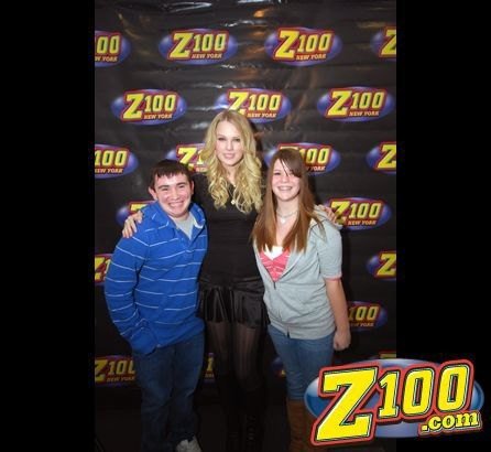 Taylor Swift — Z100 studio: Live Chat — photo 284