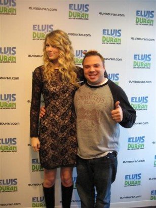 Taylor Swift — Z100 studio — photo 40